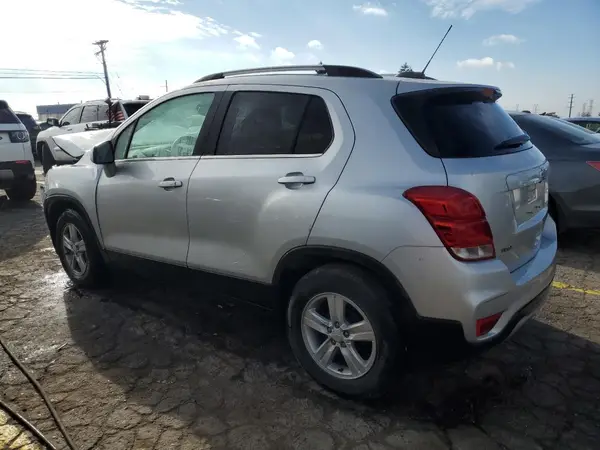 KL7CJLSB4LB335391 2020 CHEVROLET TRAX - Image 2