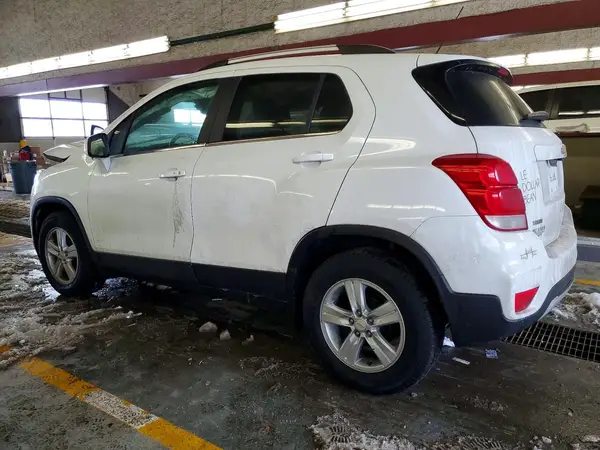 KL7CJLSB4LB339439 2020 CHEVROLET TRAX - Image 2
