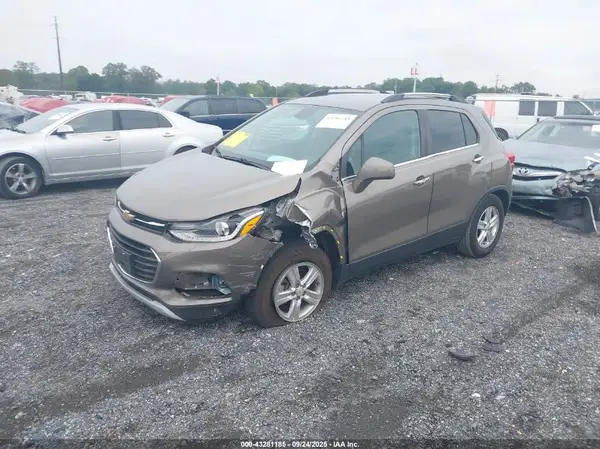 KL7CJLSB4LB354281 2020 CHEVROLET TRAX - Image 2