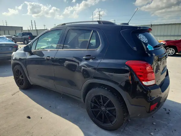 KL7CJLSB4MB303381 2021 CHEVROLET TRAX - Image 2