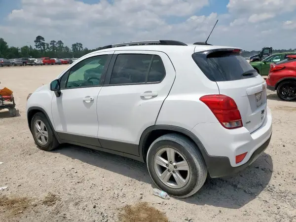 KL7CJLSB4MB304109 2021 CHEVROLET TRAX - Image 2