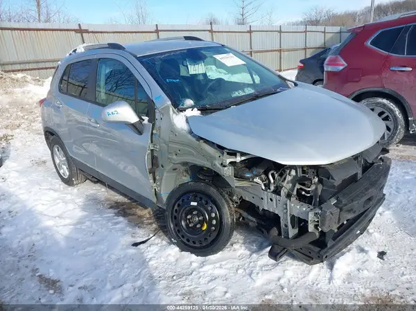 KL7CJLSB4MB304837 2021 CHEVROLET TRAX - Image 1