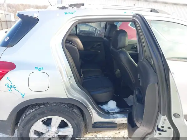 KL7CJLSB4MB304837 2021 CHEVROLET TRAX - Image 8