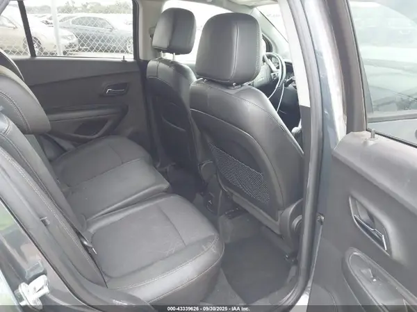 KL7CJLSB4MB309200 2021 CHEVROLET TRAX - Image 8