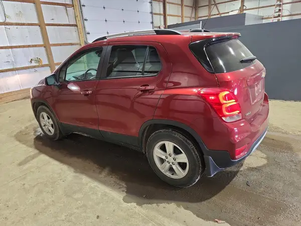 KL7CJLSB4MB312680 2021 CHEVROLET TRAX - Image 2