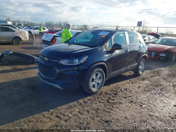 KL7CJLSB4MB312887 2021 CHEVROLET TRAX - Image 2