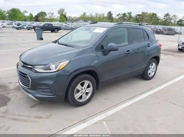 KL7CJLSB4MB313991 2021 CHEVROLET TRAX - Image 2