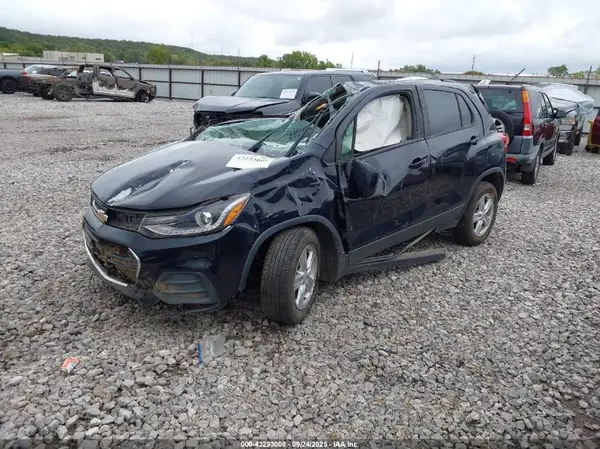 KL7CJLSB4MB316616 2021 CHEVROLET TRAX - Image 2