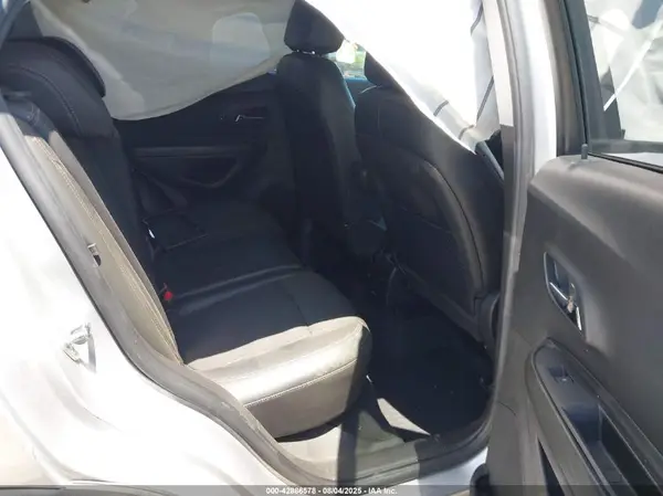 KL7CJLSB4MB322805 2021 CHEVROLET TRAX - Image 8