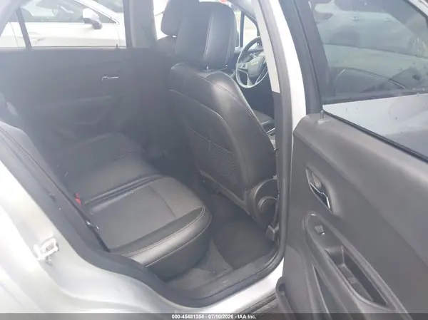 KL7CJLSB4MB323842 2021 CHEVROLET TRAX - Image 8