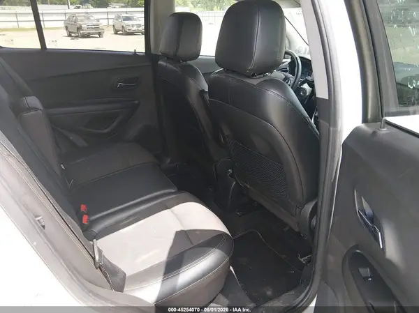 KL7CJLSB4MB325803 2021 CHEVROLET TRAX - Image 8
