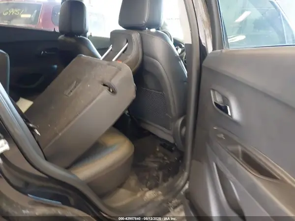 KL7CJLSB4MB330063 2021 CHEVROLET TRAX - Image 8