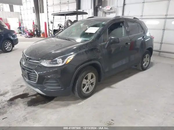 KL7CJLSB4MB330712 2021 CHEVROLET TRAX - Image 2