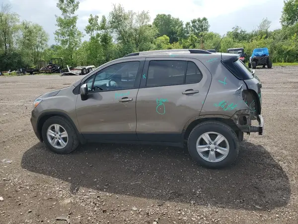 KL7CJLSB4MB357568 2021 CHEVROLET TRAX - Image 2