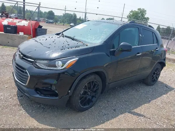 KL7CJLSB4MB359451 2021 CHEVROLET TRAX - Image 2