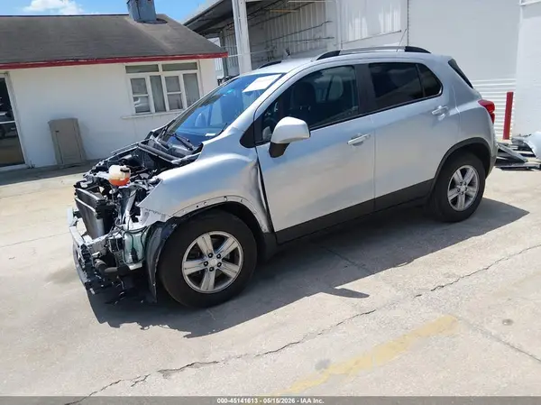 KL7CJLSB4MB359899 2021 CHEVROLET TRAX - Image 2