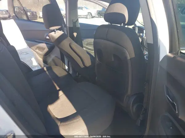 KL7CJLSB5GB520698 2016 CHEVROLET TRAX - Image 8