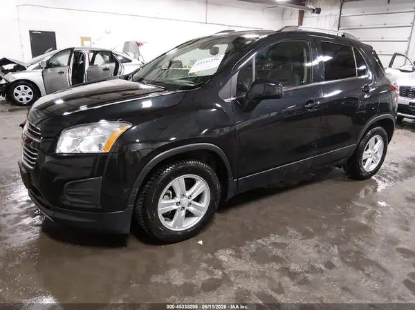 KL7CJLSB5GB653171 2016 CHEVROLET TRAX - Image 2