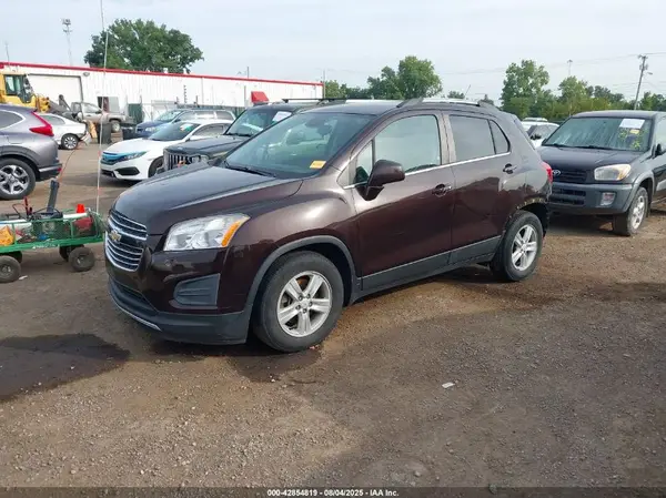 KL7CJLSB5GB686588 2016 CHEVROLET TRAX - Image 2