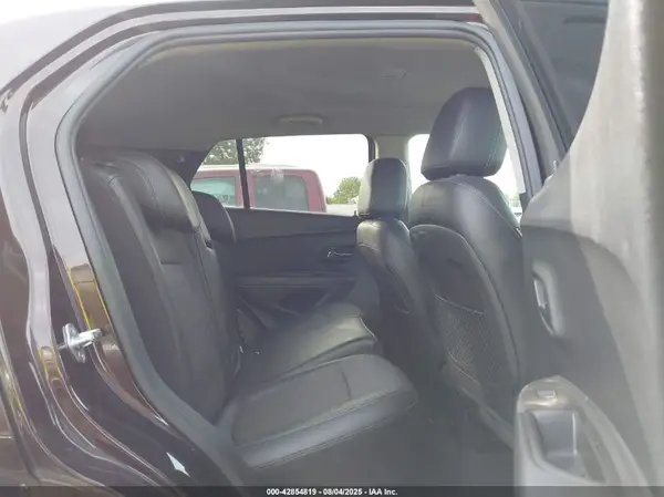 KL7CJLSB5GB686588 2016 CHEVROLET TRAX - Image 8