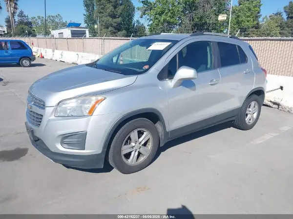 KL7CJLSB5GB689149 2016 CHEVROLET TRAX - Image 2