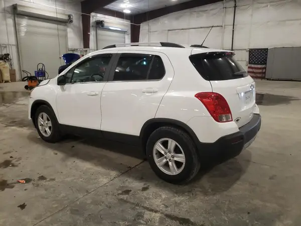 KL7CJLSB5GB759362 2016 CHEVROLET TRAX - Image 2