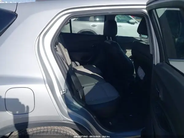 KL7CJLSB5GB761841 2016 CHEVROLET TRAX - Image 8