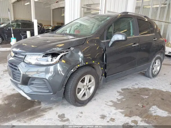 KL7CJLSB5HB119511 2017 CHEVROLET TRAX - Image 2