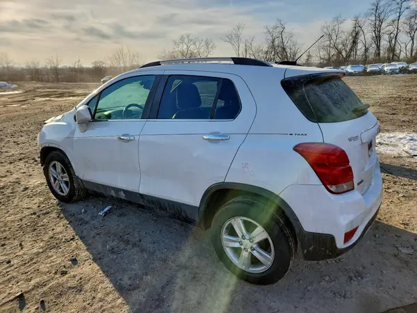 KL7CJLSB5HB220662 2017 CHEVROLET TRAX - Image 2