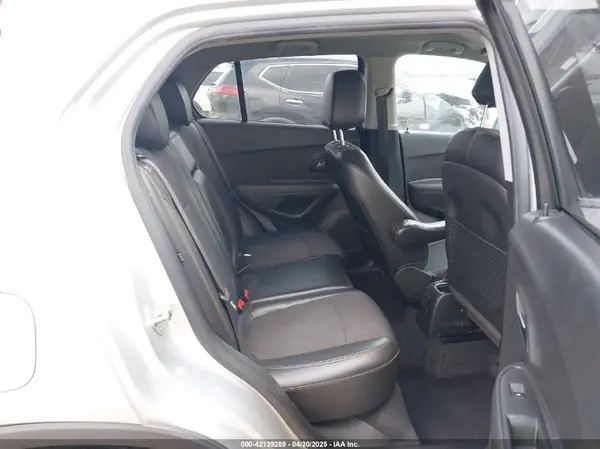 KL7CJLSB5HB220984 2017 CHEVROLET TRAX - Image 8
