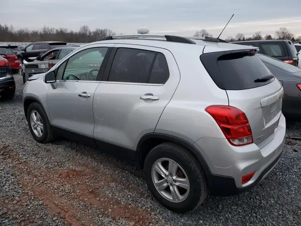 KL7CJLSB5HB239258 2017 CHEVROLET TRAX - Image 2