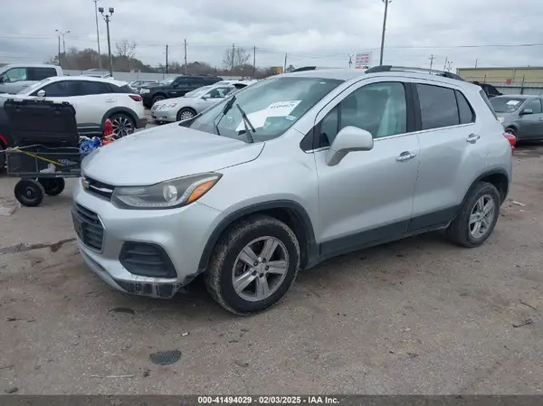 KL7CJLSB5HB240183 2017 CHEVROLET TRAX - Image 2