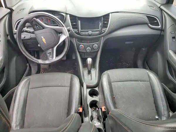 KL7CJLSB5JB540568 2018 CHEVROLET TRAX - Image 8