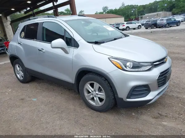 KL7CJLSB5JB548539 2018 CHEVROLET TRAX - Image 1
