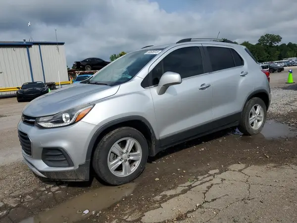 KL7CJLSB5JB587132 2018 CHEVROLET TRAX - Image 1