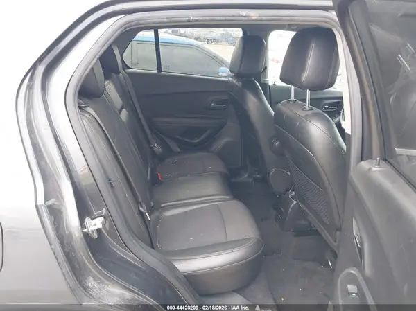 KL7CJLSB5JB595358 2018 CHEVROLET TRAX - Image 8
