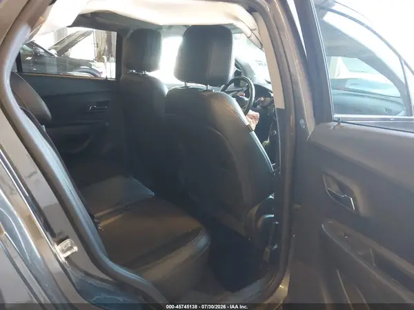 KL7CJLSB5JB599474 2018 CHEVROLET TRAX - Image 8