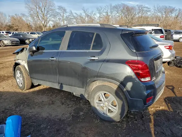 KL7CJLSB5JB615382 2018 CHEVROLET TRAX - Image 2