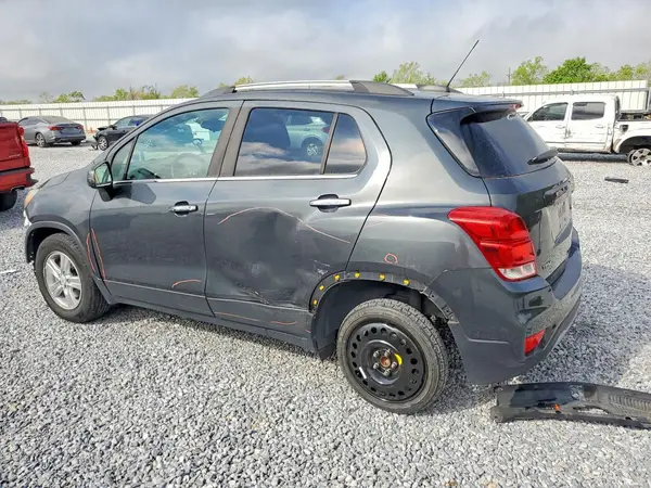 KL7CJLSB5JB616581 2018 CHEVROLET TRAX - Image 2