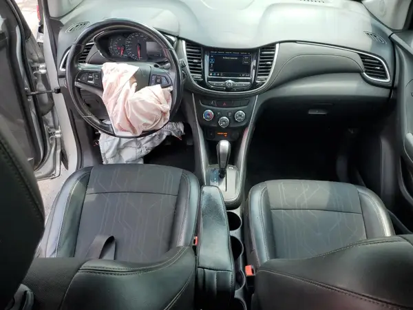 KL7CJLSB5JB630478 2018 CHEVROLET TRAX - Image 8