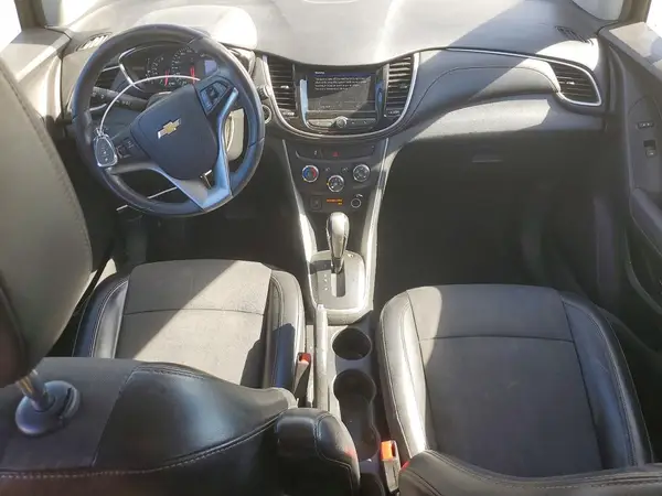 KL7CJLSB5JB645403 2018 CHEVROLET TRAX - Image 8