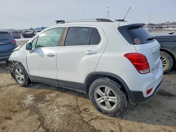 KL7CJLSB5JB658751 2018 CHEVROLET TRAX - Image 2