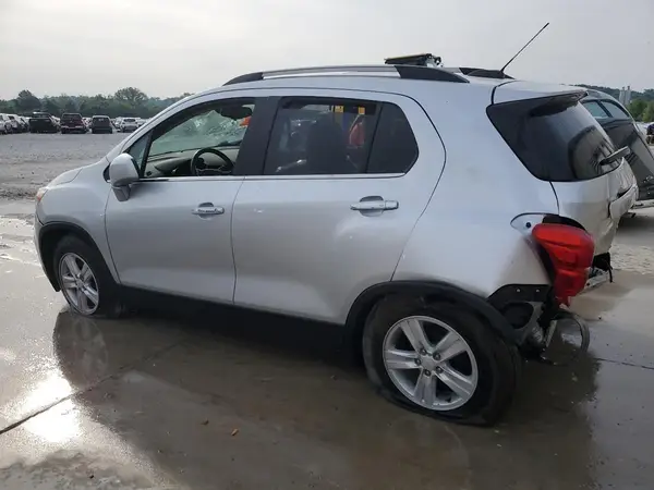 KL7CJLSB5JB675906 2018 CHEVROLET TRAX - Image 2