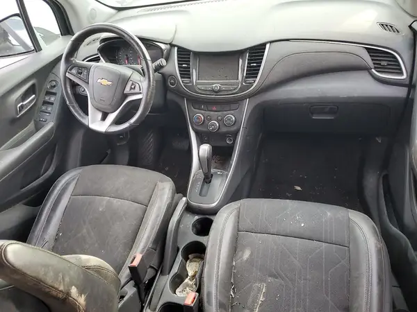 KL7CJLSB5JB675906 2018 CHEVROLET TRAX - Image 8