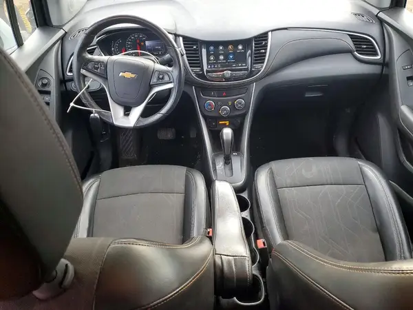KL7CJLSB5JB705227 2018 CHEVROLET TRAX - Image 8