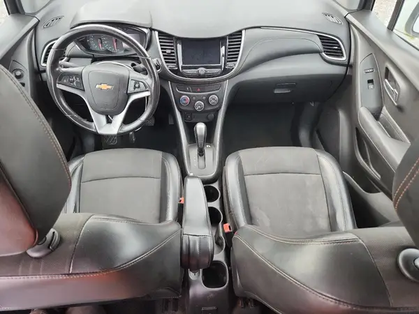 KL7CJLSB5JB716180 2018 CHEVROLET TRAX - Image 8