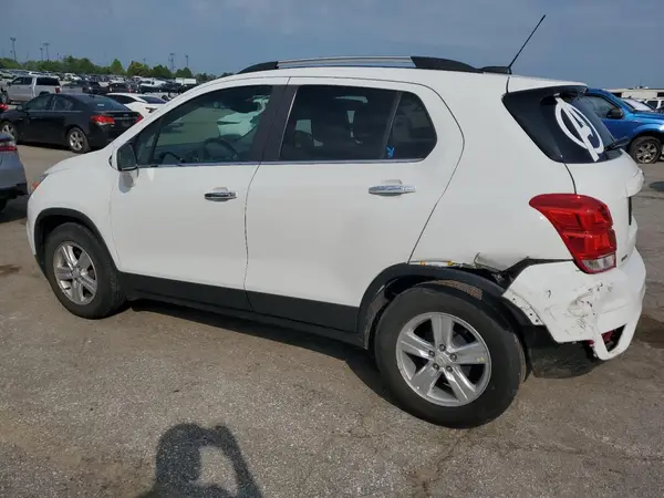 KL7CJLSB5JB716373 2018 CHEVROLET TRAX - Image 2