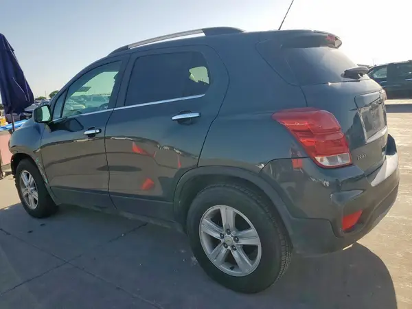 KL7CJLSB5JB720794 2018 CHEVROLET TRAX - Image 2