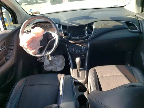 KL7CJLSB5JB724893 2018 CHEVROLET TRAX - Image 8