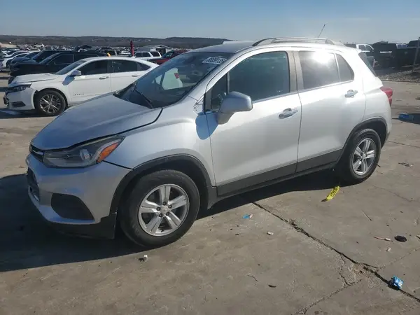 KL7CJLSB5JB726501 2018 CHEVROLET TRAX - Image 1